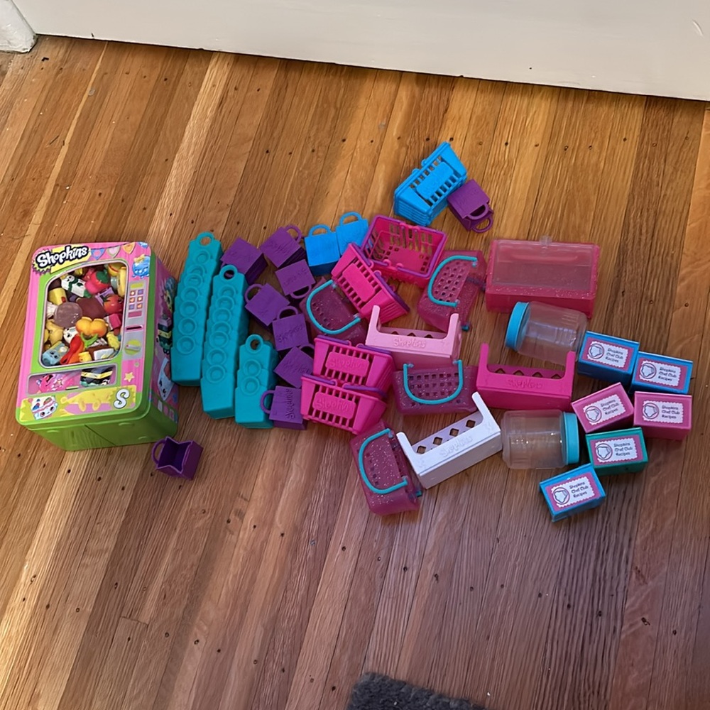 150+ shopkins bundle - Picture 2 of 6